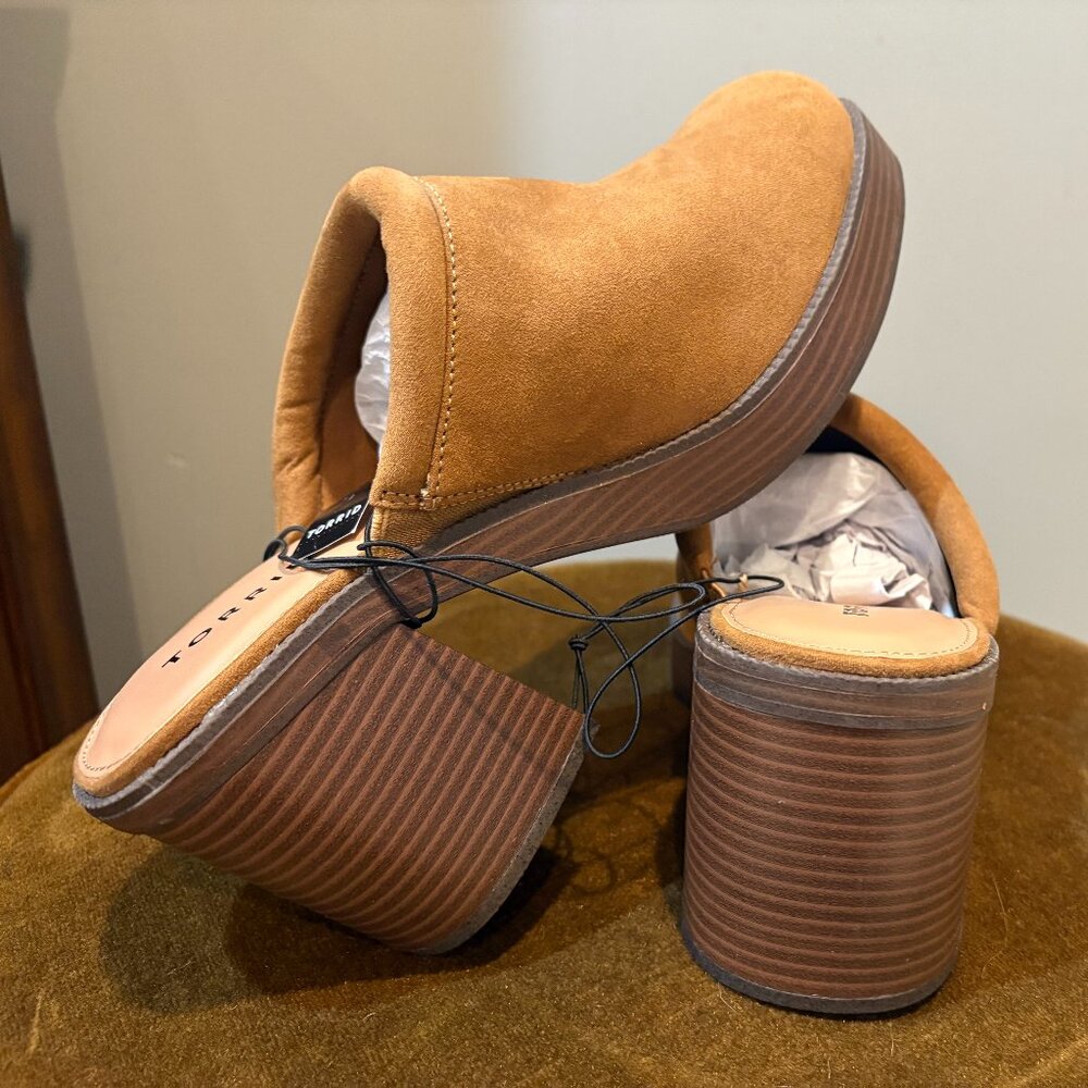 NWT - Torrid Faux Suede Mules 10WW